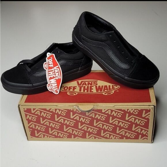 NEW 13 VANS hard to find ALL BLACK OLD SKOOL LACE UP SKATE SNEAKER 12 12.5 NWT - Picture 2 of 9